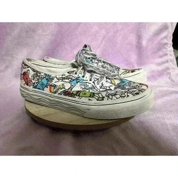 Vans Crayola "Off the Wall" Kids Size 2 Unisex Casual Sneaker B&W/Rainbow - Picture 3 of 8